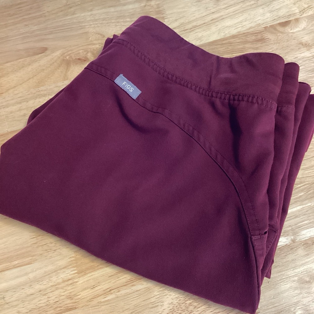 Figs Men's Cargo Pants in Burgundy